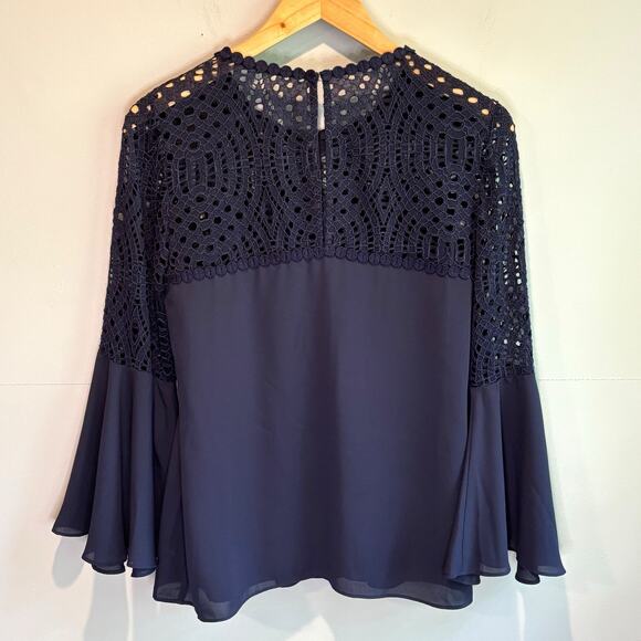 Lilly Pulitzer Amenna Flounce Sleeve Top in Navy - size 2 - Picture 5 of 7